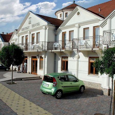 Ametiszt Hotel Harkány Exteriör bild
