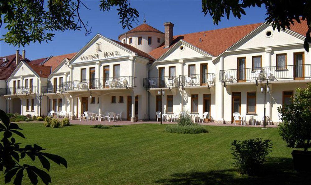 Ametiszt Hotel Harkány Exteriör bild
