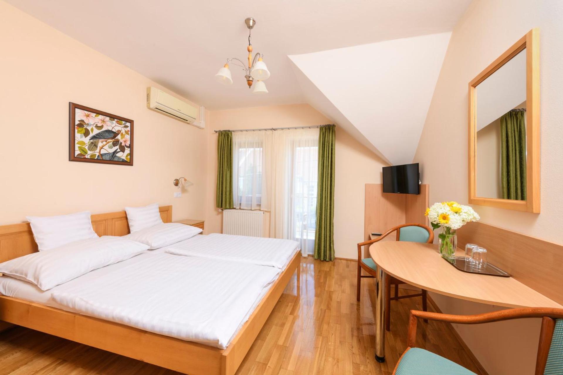 Ametiszt Hotel Harkány Exteriör bild