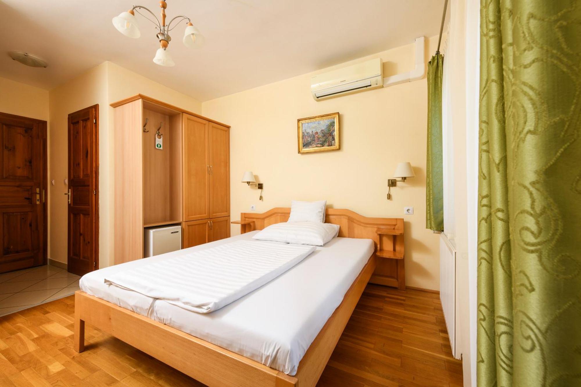 Ametiszt Hotel Harkány Exteriör bild