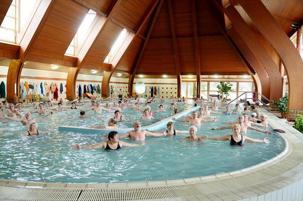 Ametiszt Hotel Harkány Exteriör bild