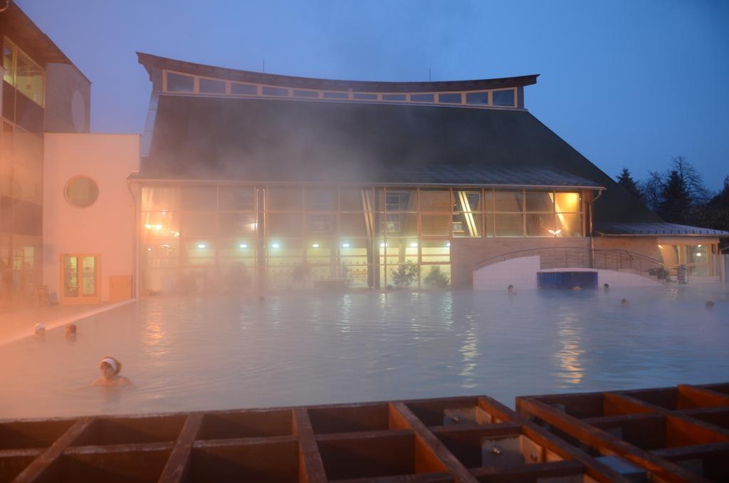 Ametiszt Hotel Harkány Exteriör bild