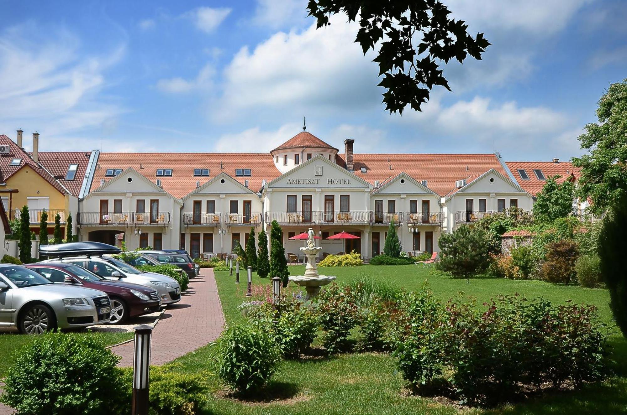 Ametiszt Hotel Harkány Exteriör bild