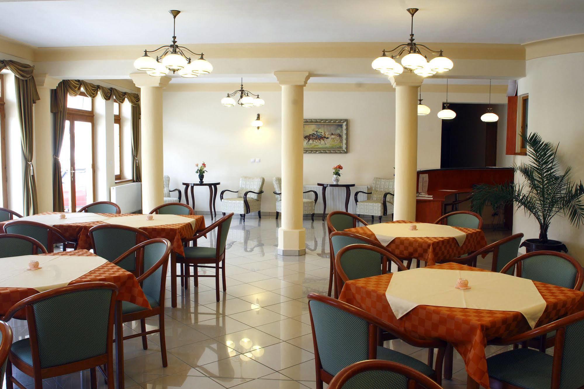 Ametiszt Hotel Harkány Exteriör bild